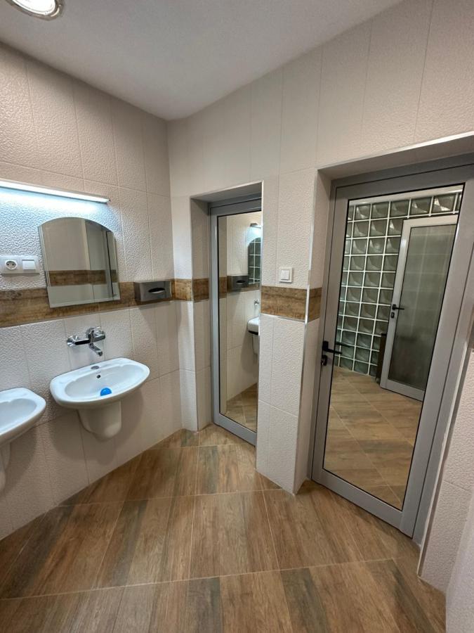 Хотел Аврора Haskovo Luaran gambar