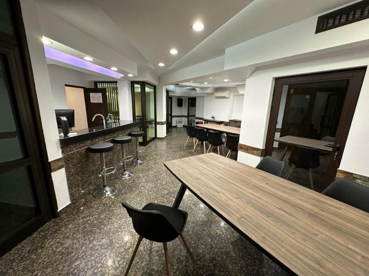 Хотел Аврора Hotel Haskovo Luaran gambar